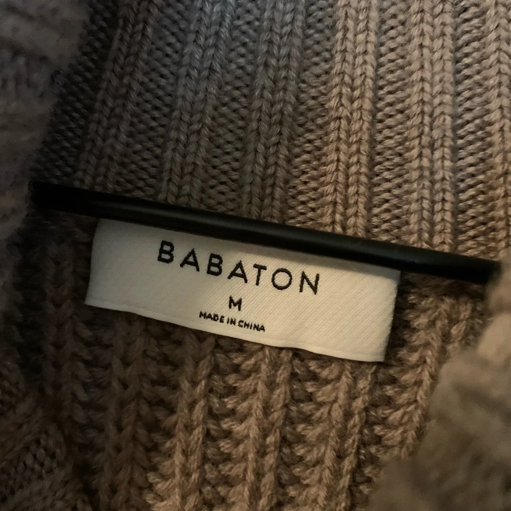 aritzia sweater - Picture 2 of 2